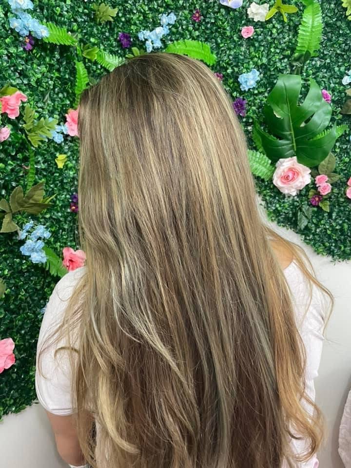Long dimensional blonde hair color