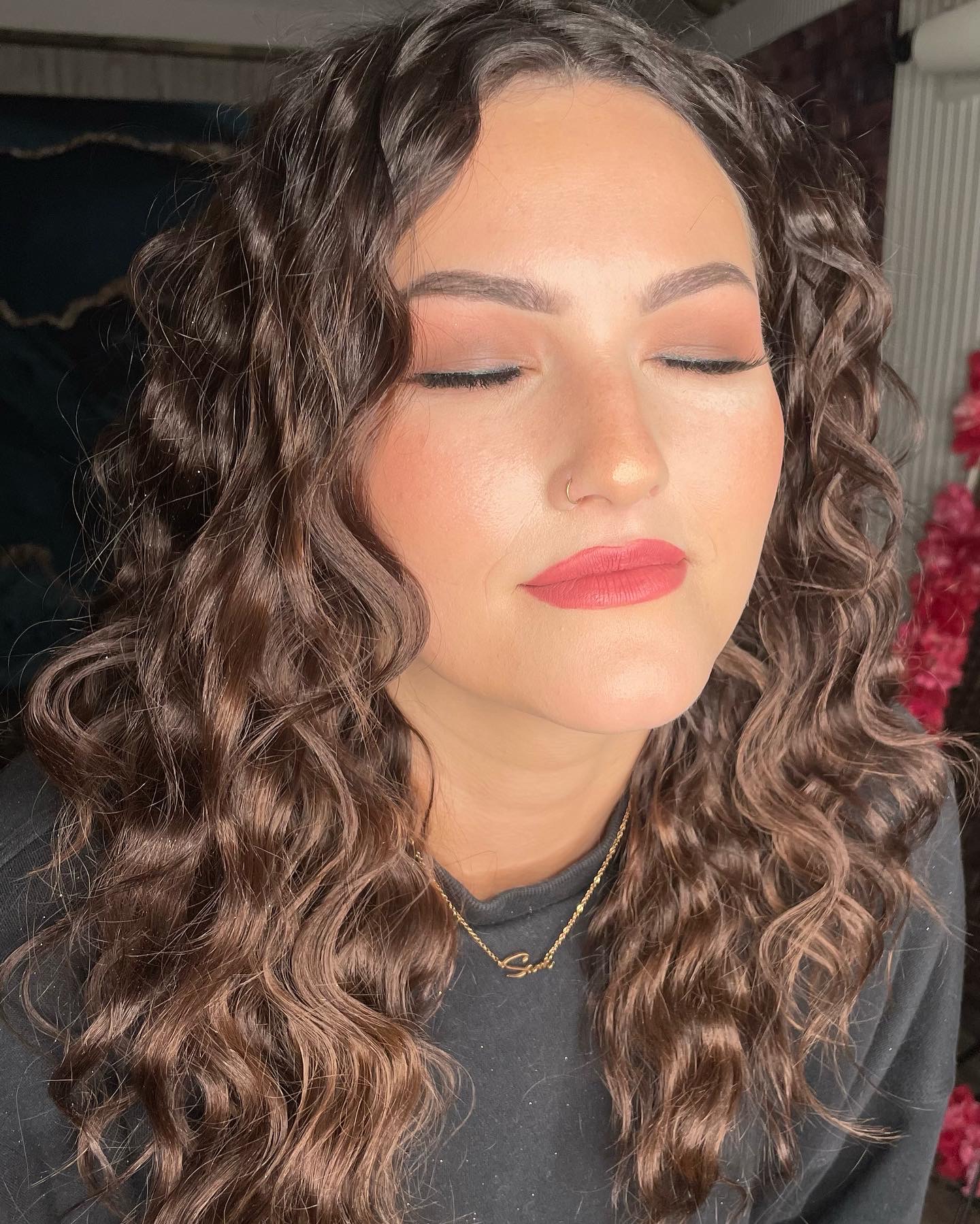 Brunette glam with soft curls