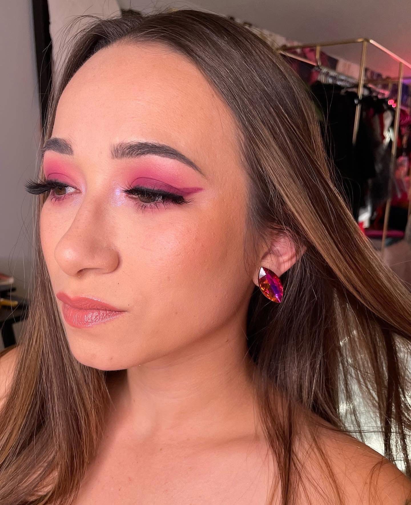 Pink glam makeup look
